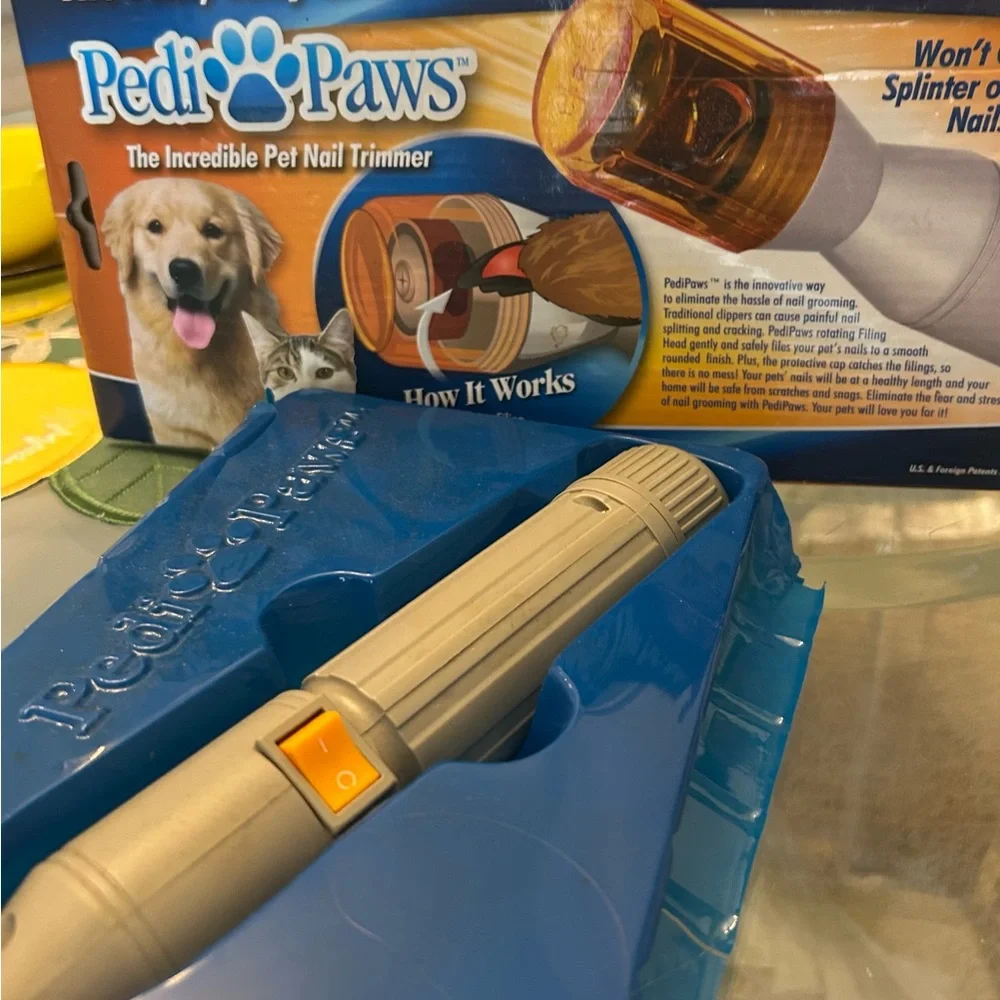 Petal & Pup Pedi Paws Pet Nail Trimmer - White, Blue, Orange pre owned